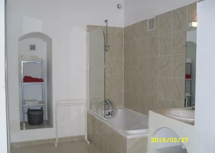 아파트 La Chapelle Du Prieure