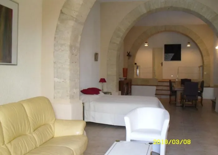 아파트 La Chapelle Du Prieure *